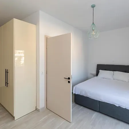 Rhodes Center Apartment